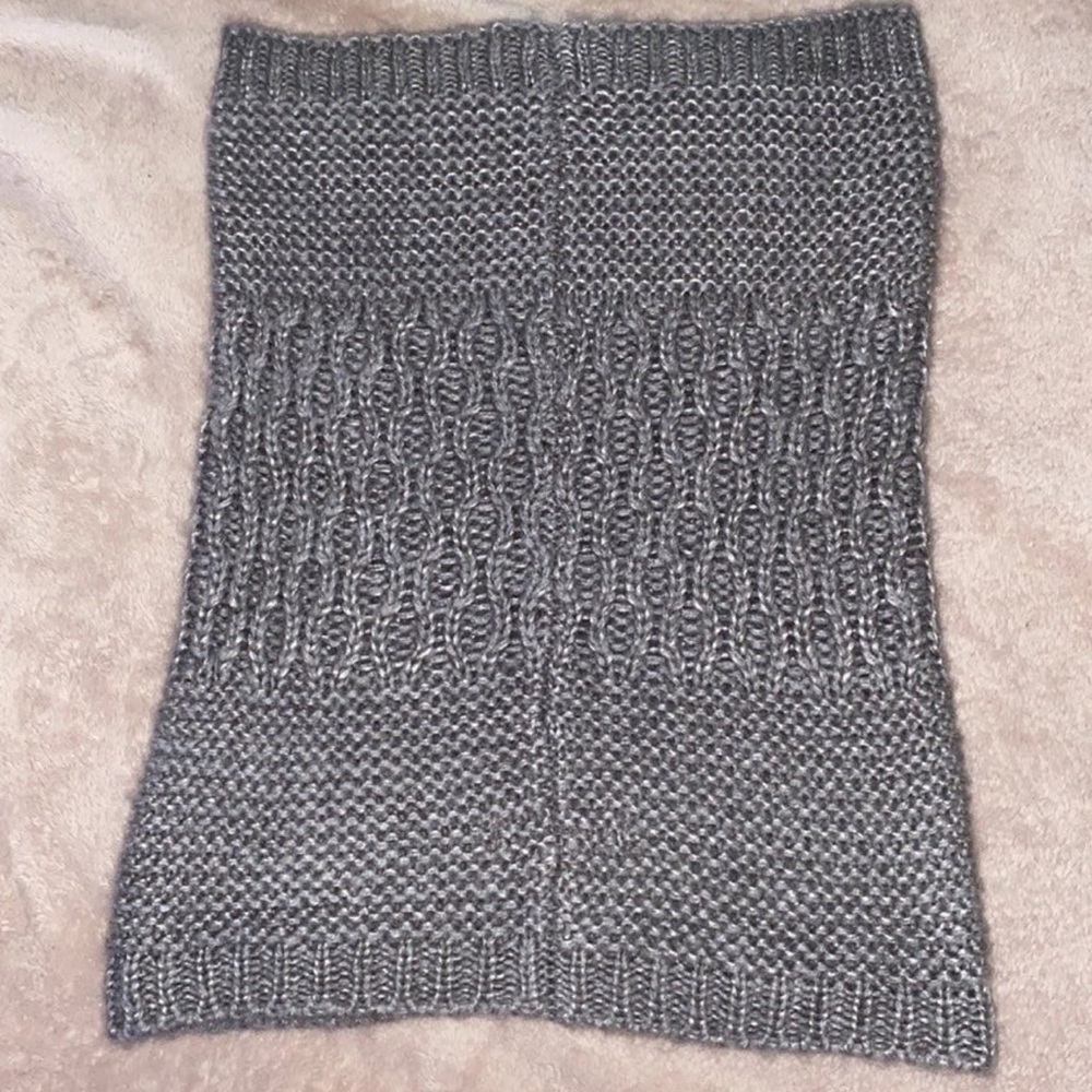Betsey Johnson knit cowl neck scarf with pearls - Picture 3 of 4